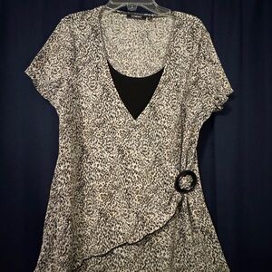 Chic Black and White Patterned Blouse